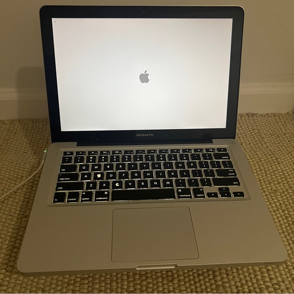 MacBook Pro 13-inch Late 2011 Laptop - Picture 5 of 9